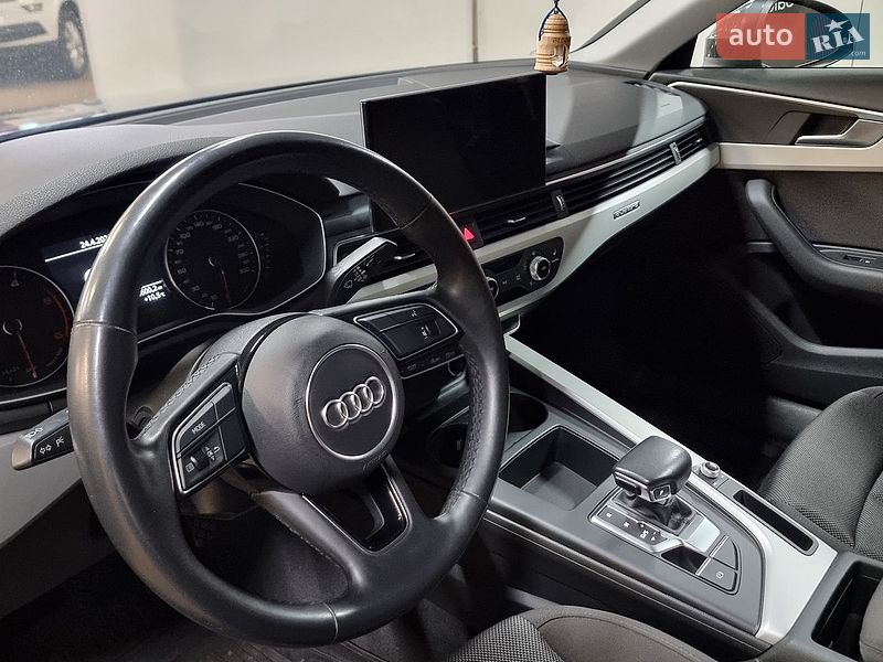 Седан Audi A4 2021 в Киеве