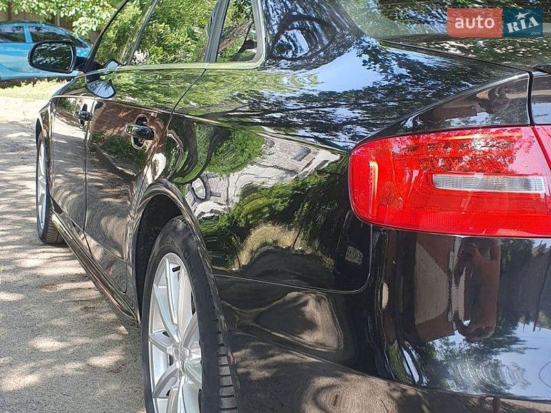 Седан Audi A4 2015 в Николаеве