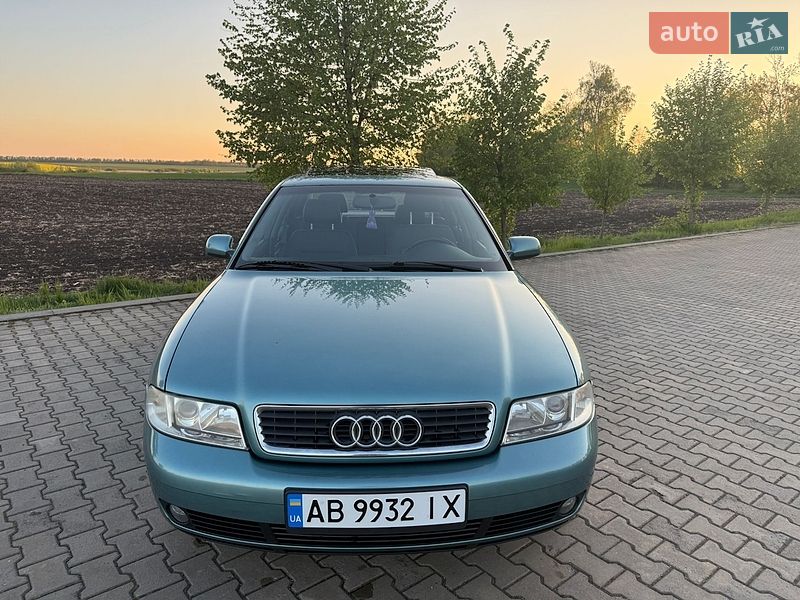 Седан Audi A4 1999 в Липовце