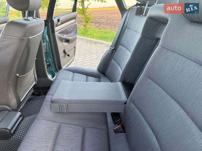 Седан Audi A4 1999 в Липовце