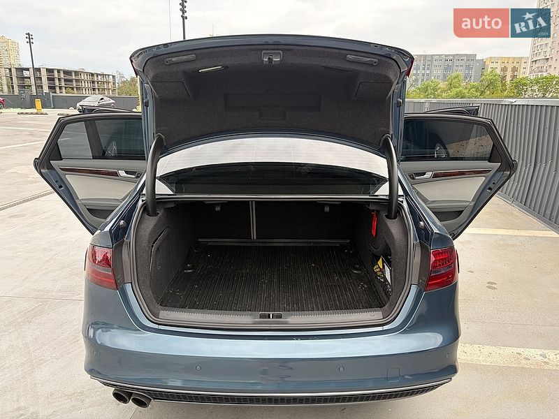 Седан Audi A4 2014 в Киеве