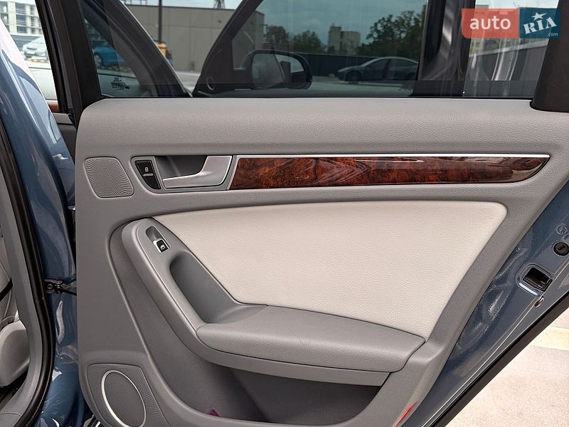 Седан Audi A4 2014 в Киеве