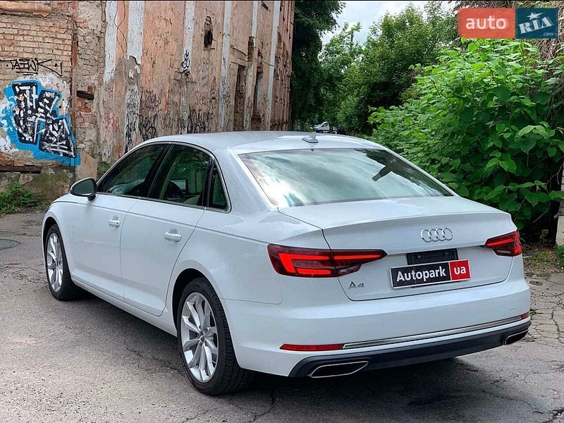 Седан Audi A4 2019 в Житомире