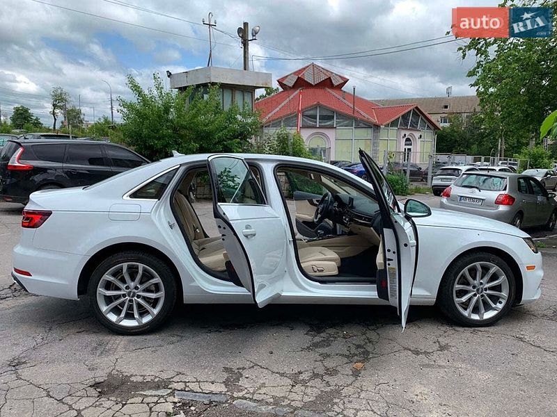 Седан Audi A4 2019 в Житомире