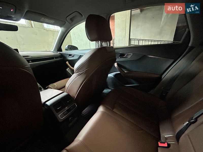 Седан Audi A4 2017 в Львове
