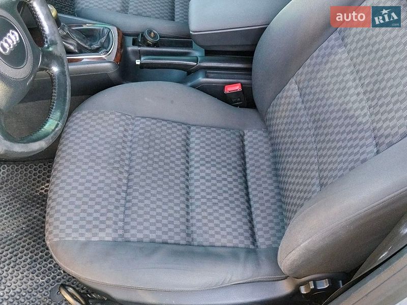 Універсал Audi A4 1999 в Яворові