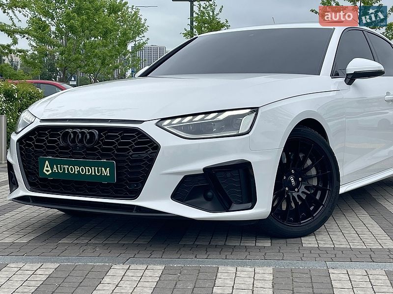 Седан Audi A4 2022 в Києві