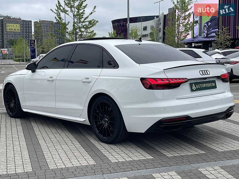 Седан Audi A4 2022 в Києві