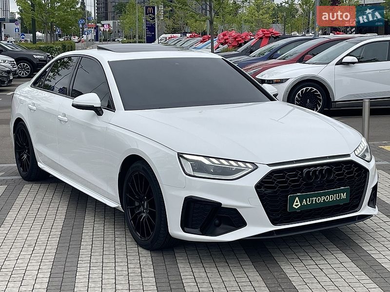 Седан Audi A4 2022 в Києві
