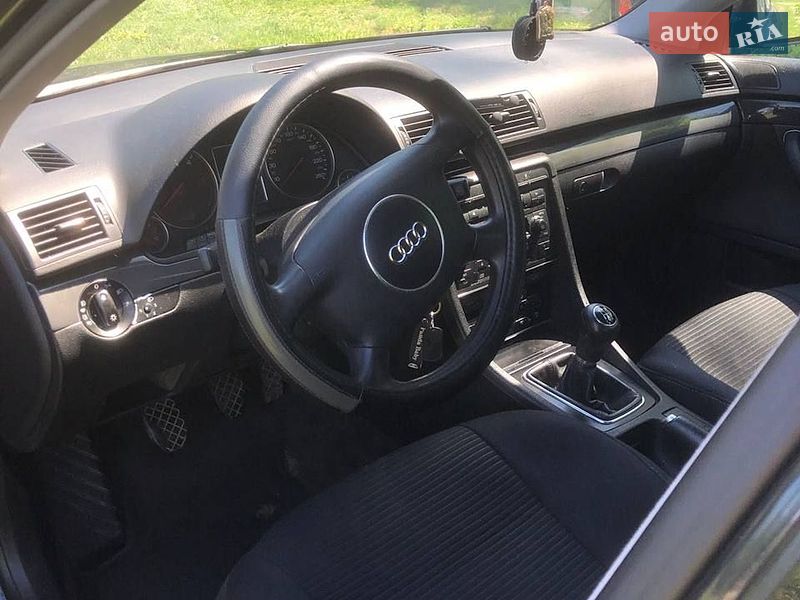 Седан Audi A4 2002 в Глинянах