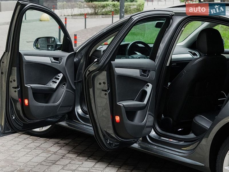 Седан Audi A4 2014 в Киеве