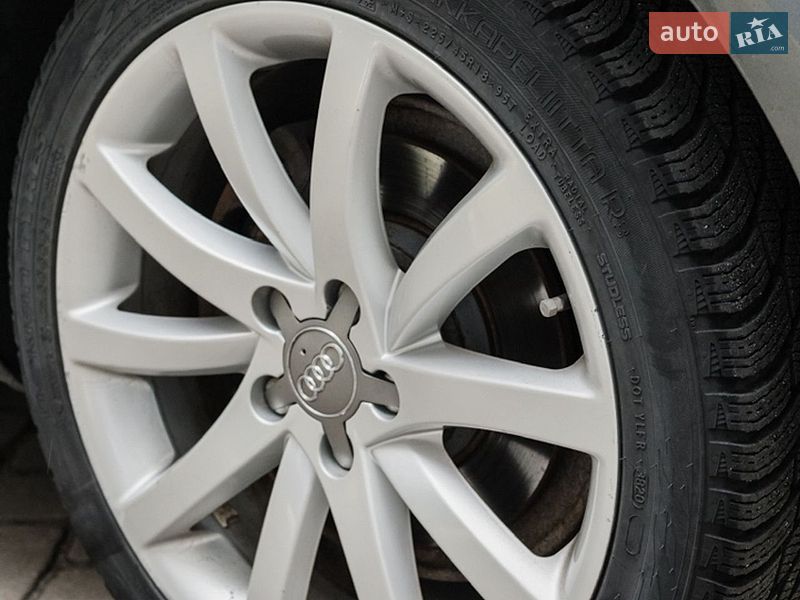 Седан Audi A4 2014 в Киеве