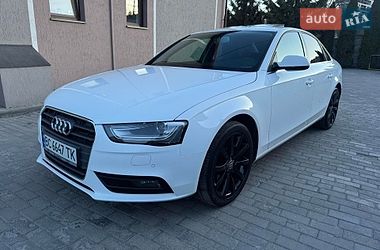 Седан Audi A4 2014 в Львове