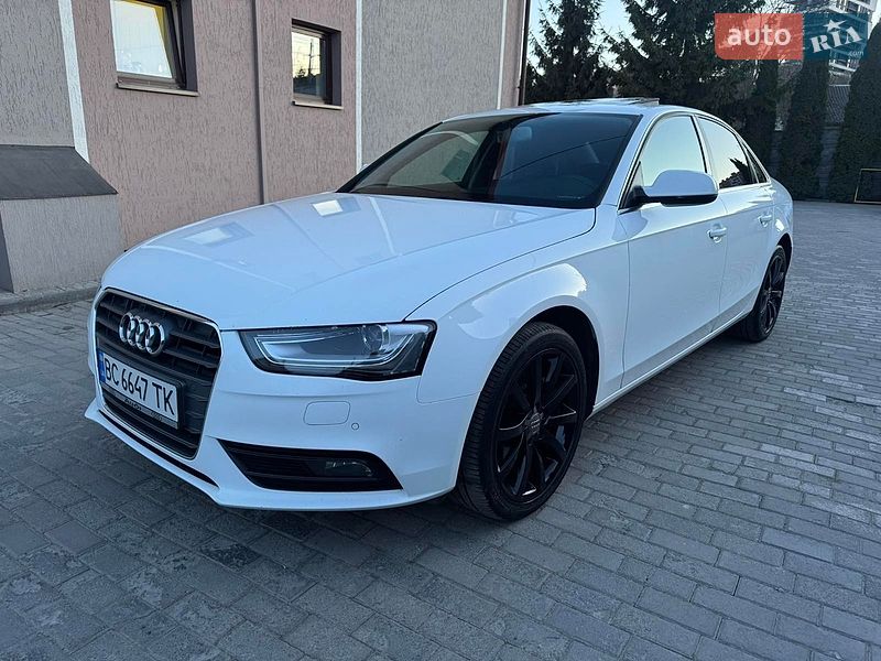 Седан Audi A4 2014 в Львове