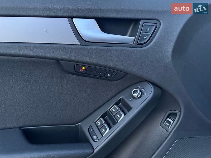 Седан Audi A4 2014 в Львове