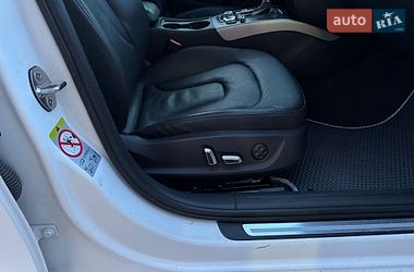 Седан Audi A4 2014 в Львове