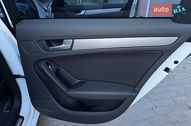 Седан Audi A4 2014 в Львове