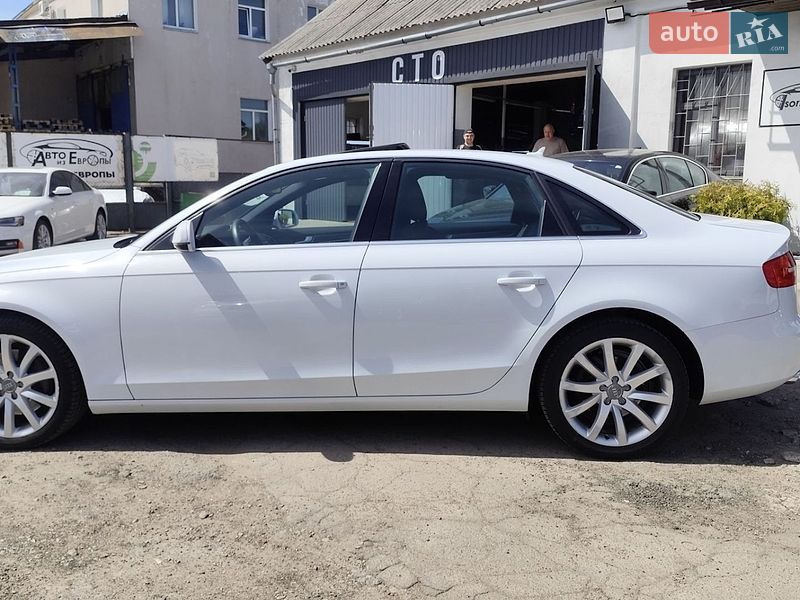Седан Audi A4 2012 в Чернігові