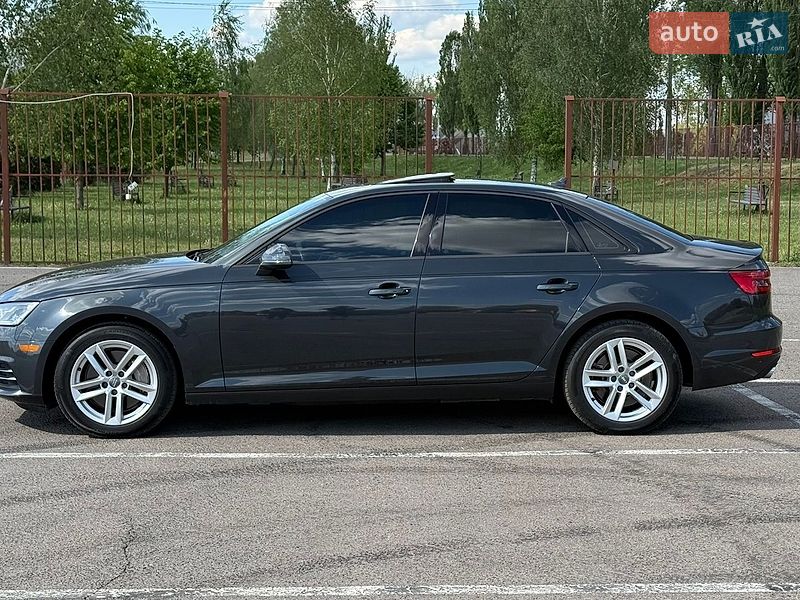 Седан Audi A4 2017 в Луцке
