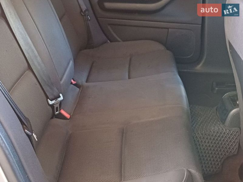 Універсал Audi A4 2002 в Сумах