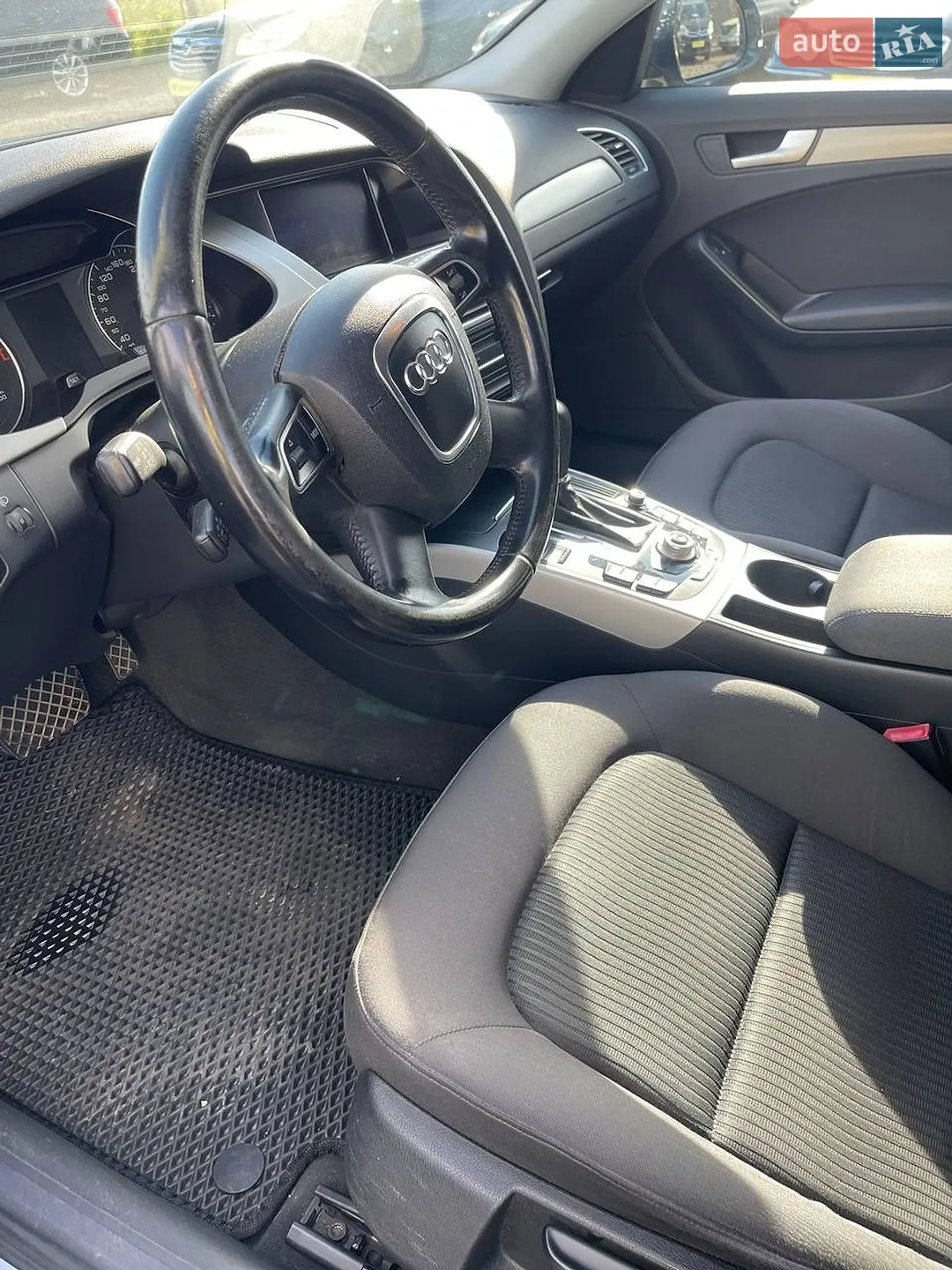 2010 Audi A4 - мініатюра 8