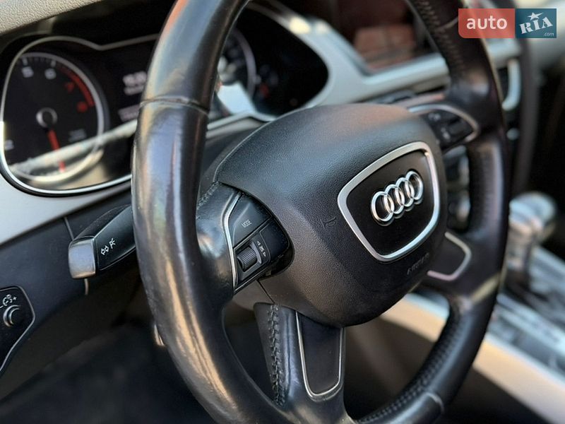 Седан Audi A4 2012 в Києві