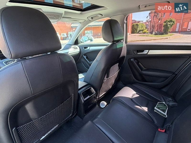 Седан Audi A4 2012 в Киеве