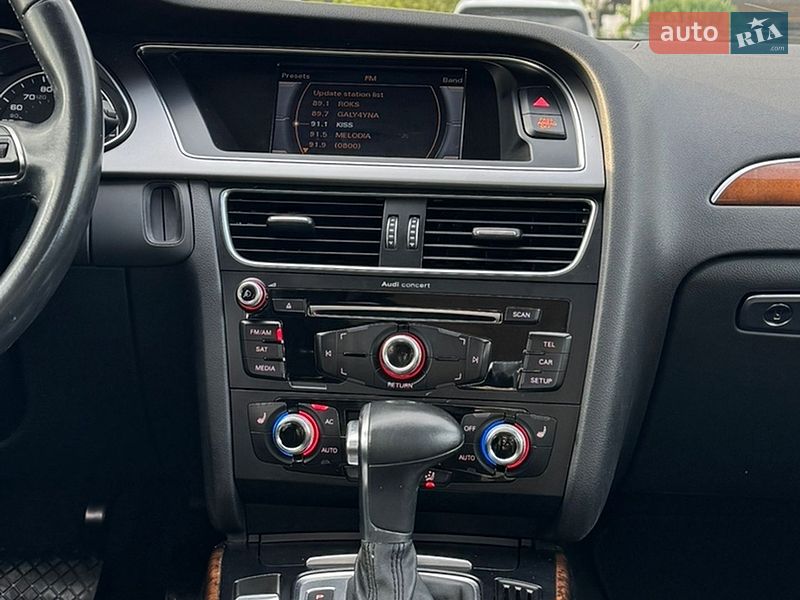 Седан Audi A4 2014 в Львове