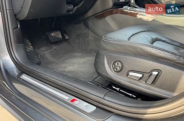 Седан Audi A4 2014 в Львове