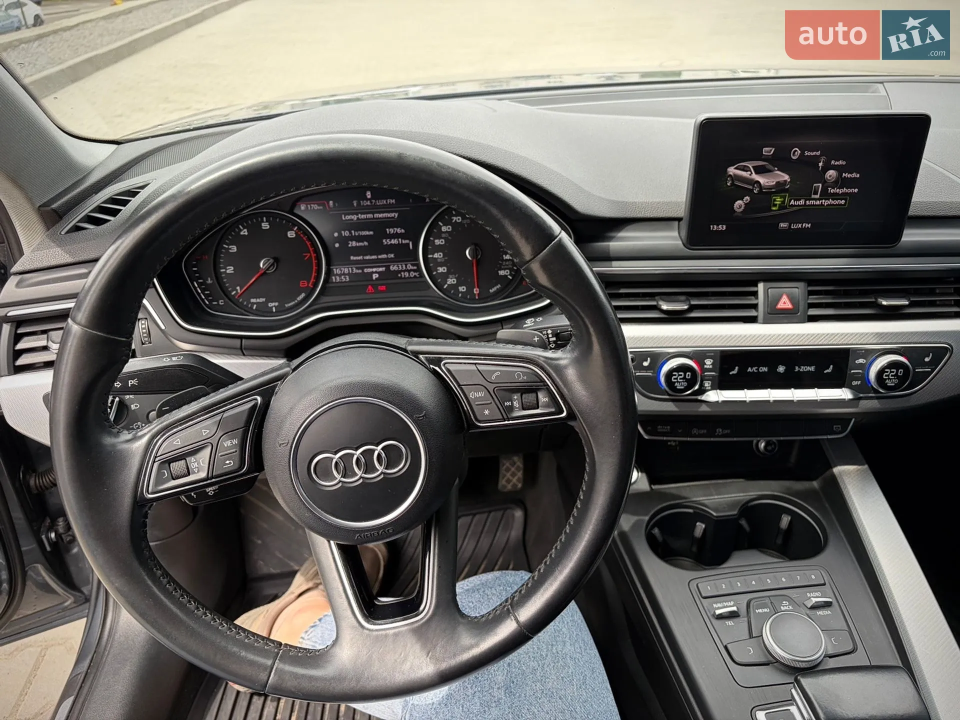 Audi A4 2017 VIN WAUDNAF47JA065150 фото оголошення 29 з 35