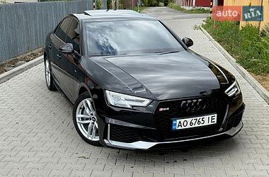 Седан Audi A4 2016 в Ужгороді