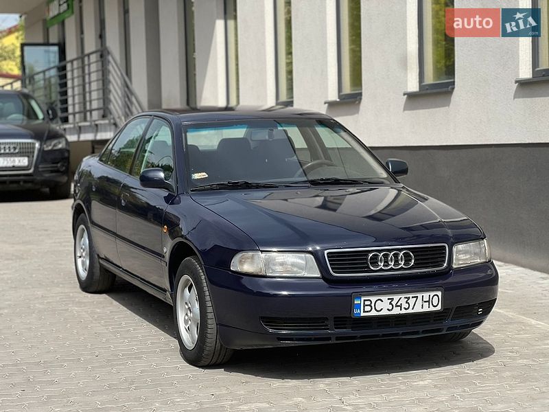 Седан Audi A4 1997 в Львове