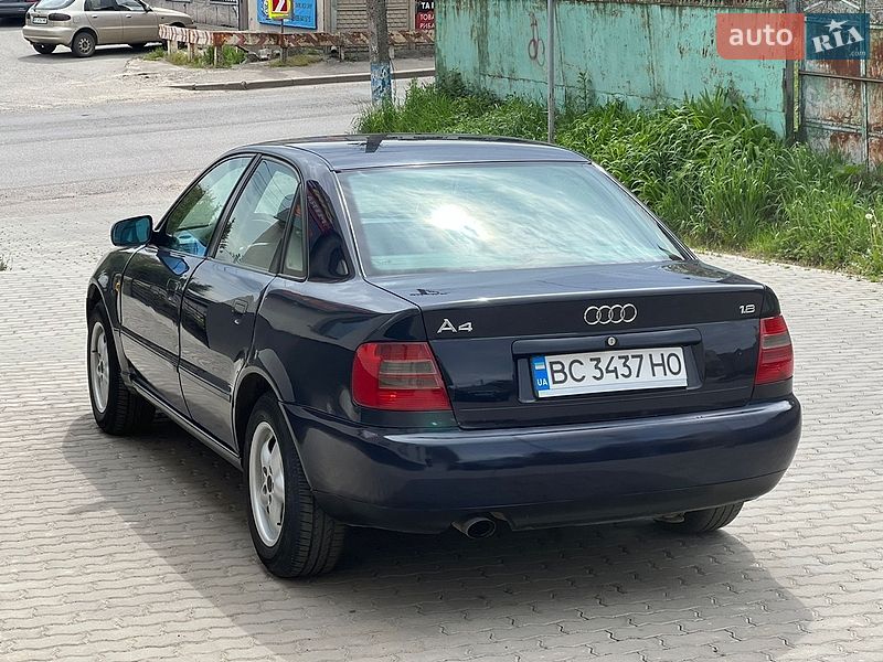 Седан Audi A4 1997 в Львове