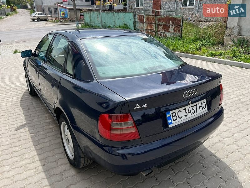 Седан Audi A4 1997 в Львове