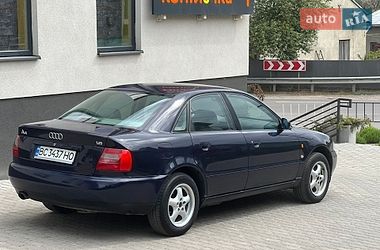 Седан Audi A4 1997 в Львове