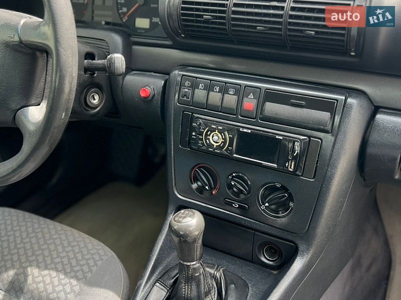 Седан Audi A4 1997 в Львове