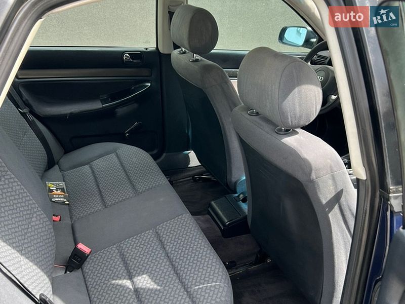 Седан Audi A4 1997 в Львове