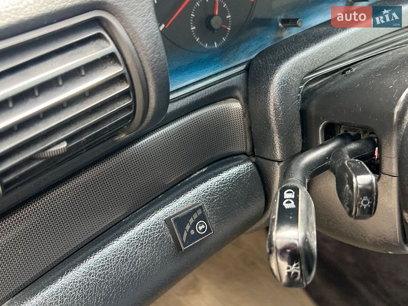 Седан Audi A4 1997 в Львове