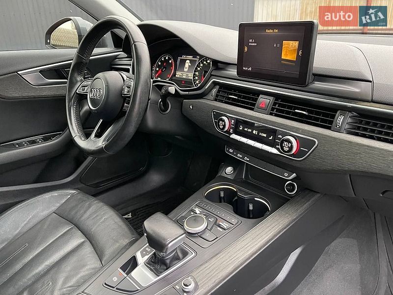 Седан Audi A4 2016 в Харькове
