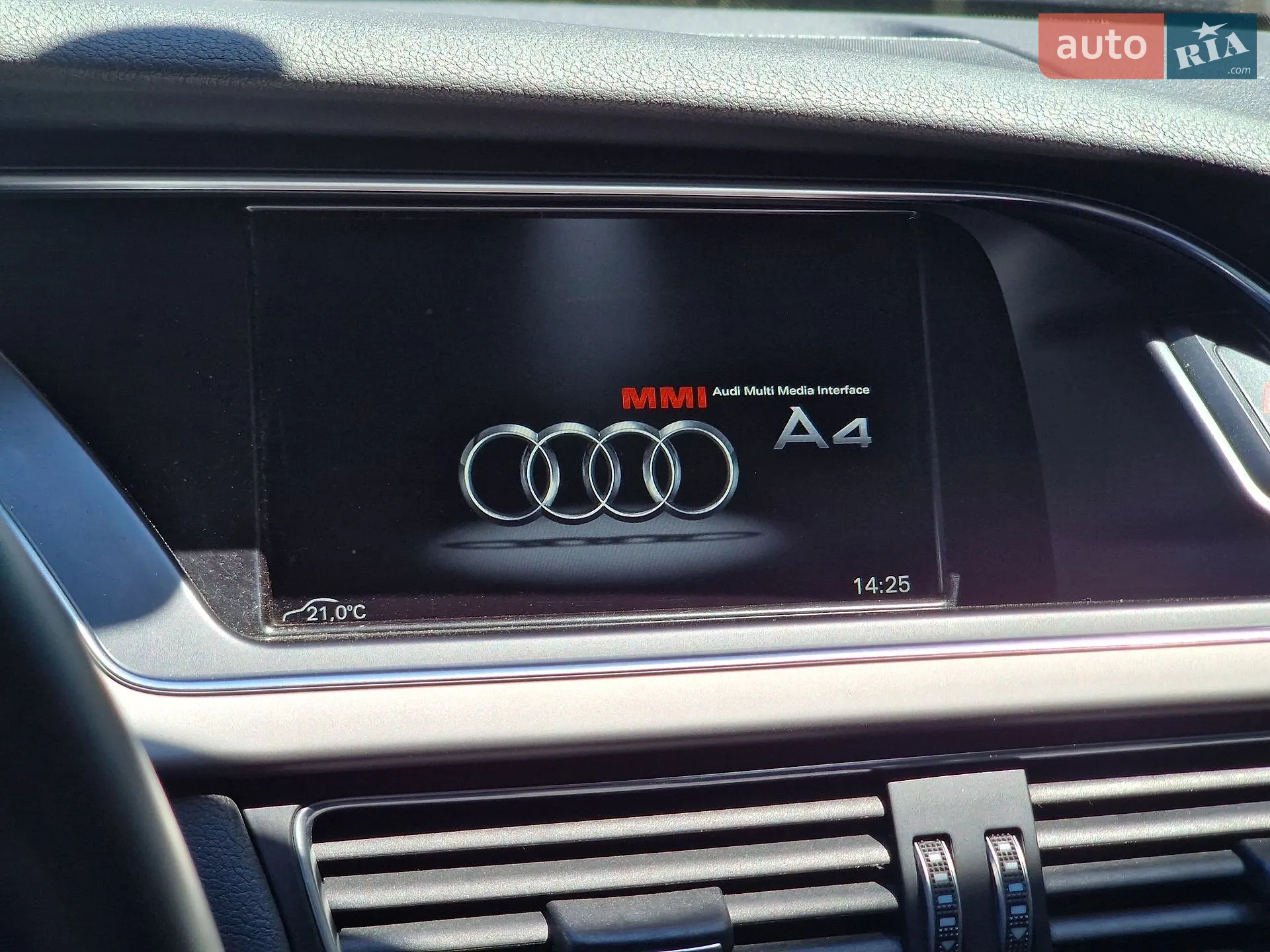 2013 Audi A4 - мініатюра 65