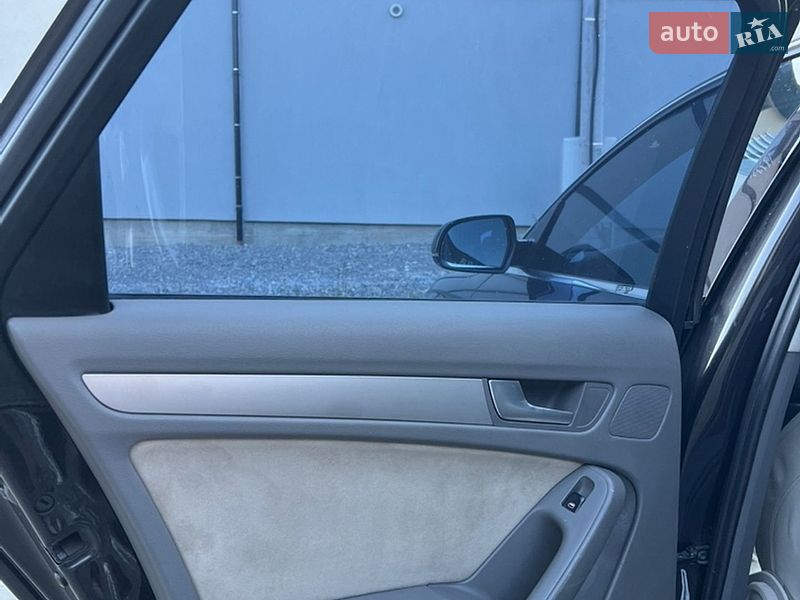 Седан Audi A4 2011 в Сторожинці