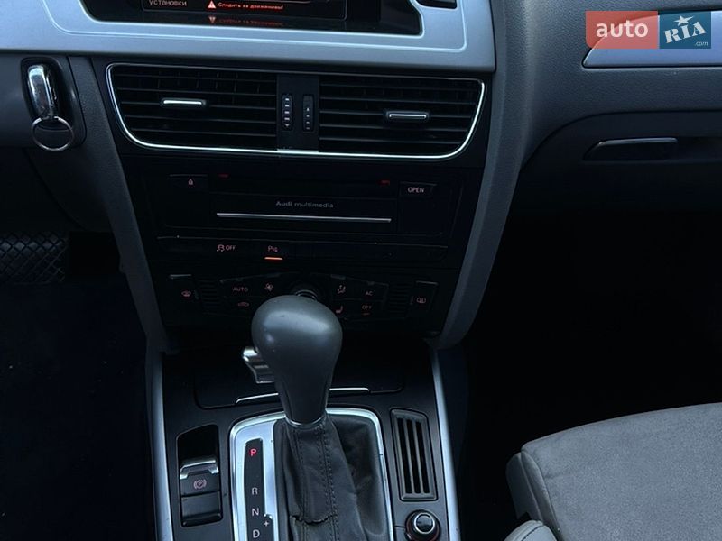 Седан Audi A4 2011 в Сторожинці