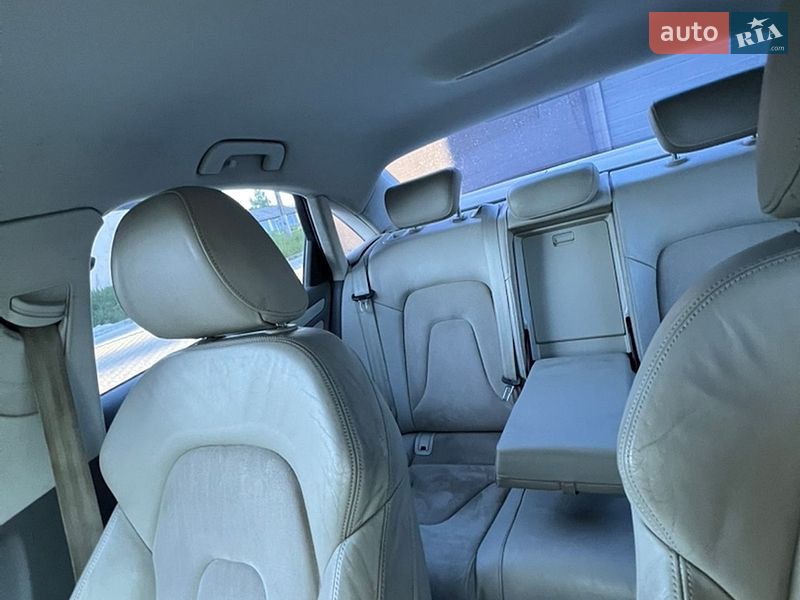 Седан Audi A4 2011 в Сторожинці