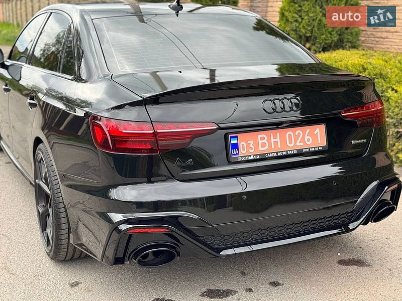 Седан Audi A4 2021 в Виннице