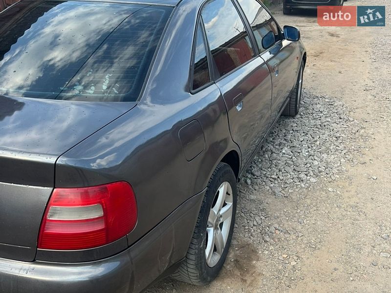 Седан Audi A4 1997 в Виннице