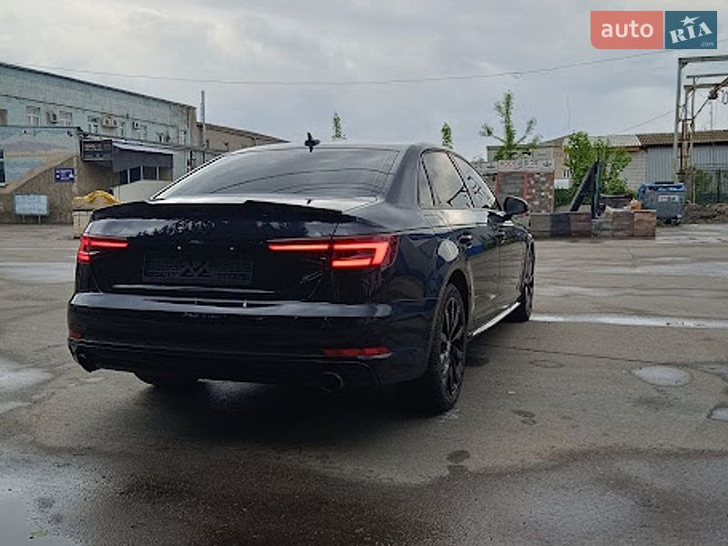 Седан Audi A4 2018 в Сумах
