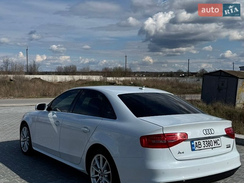 Седан Audi A4 2015 в Калинівці