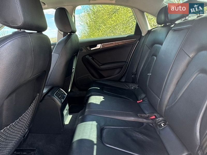 Седан Audi A4 2015 в Калинівці