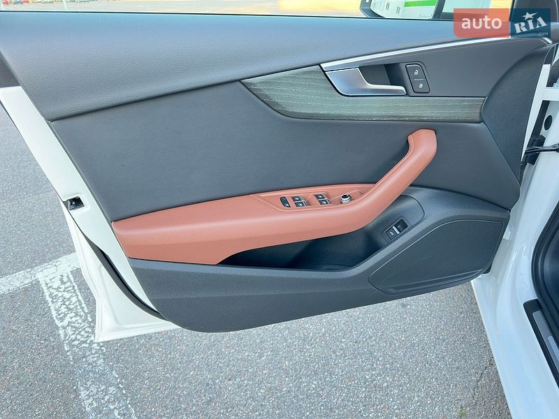 Седан Audi A4 2022 в Одессе