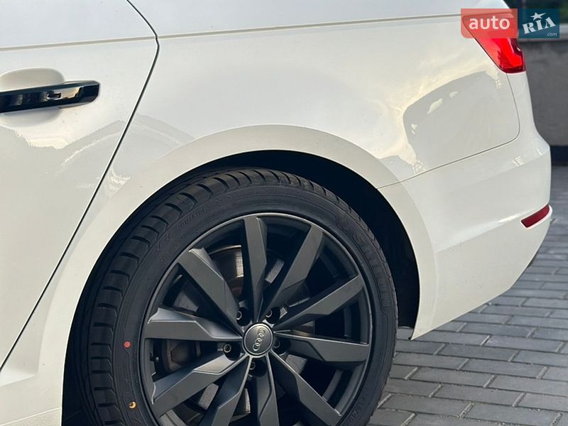 Седан Audi A4 2016 в Хмельницькому